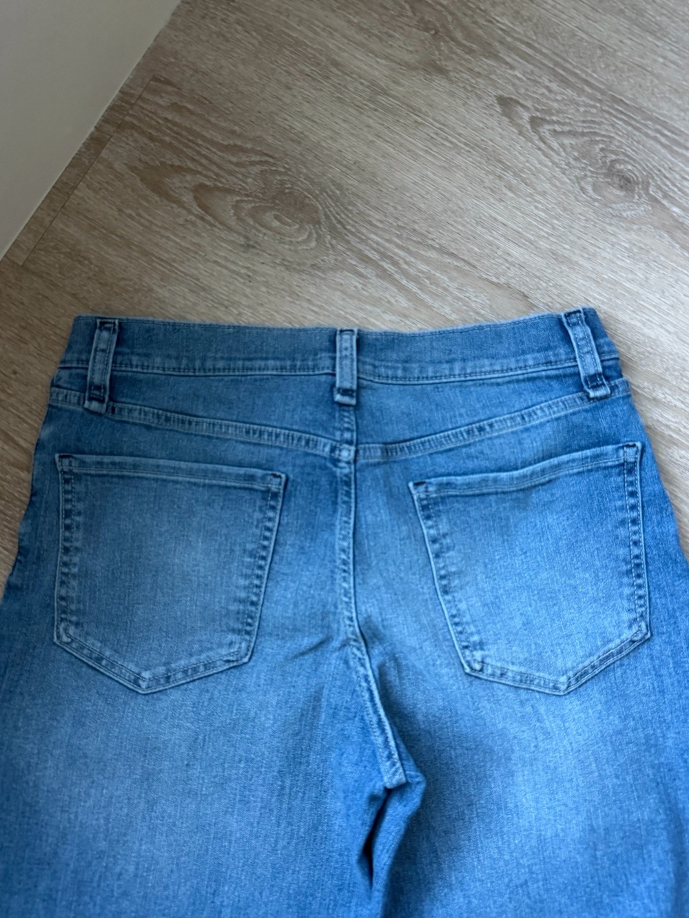 Jessica Simpson Jeans - Picture 4 of 5